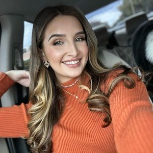 Meet your Posher, Lauren